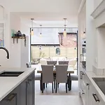 Διαμέρισμα Townhouse By Serviced Χαρογκέιτ