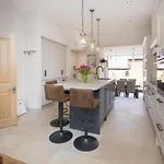 Townhouse By Serviced Διαμέρισμα *