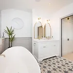 Διαμέρισμα Townhouse By Serviced Χαρογκέιτ