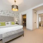 Townhouse By Serviced