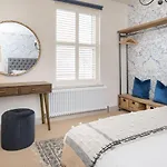 Townhouse By Serviced