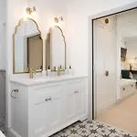 Townhouse By Serviced Διαμέρισμα Χαρογκέιτ