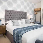 Townhouse By Serviced Διαμέρισμα *