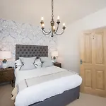 Διαμέρισμα Townhouse By Serviced Χαρογκέιτ