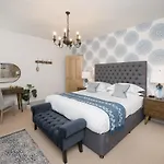 Townhouse By Serviced