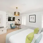 Townhouse By Serviced Διαμέρισμα Χαρογκέιτ
