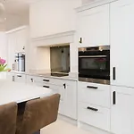Townhouse By Serviced Διαμέρισμα