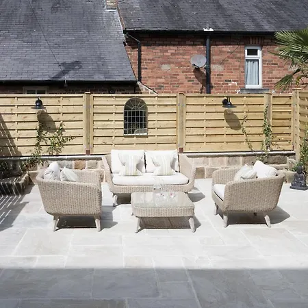 Townhouse By Serviced