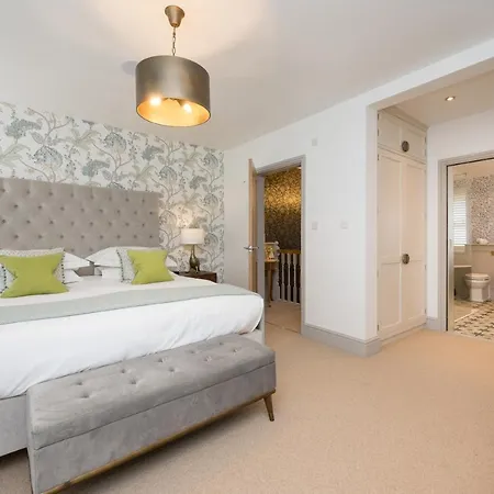 Townhouse By Serviced