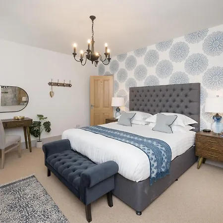 Townhouse By Serviced