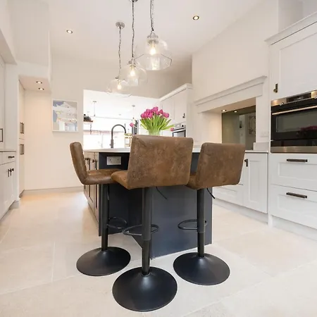 Townhouse By Serviced *