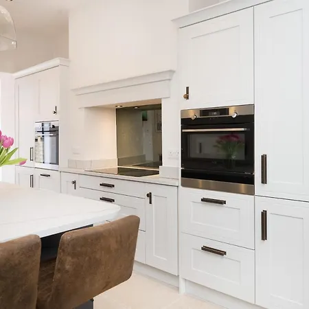 Townhouse By Serviced Daire