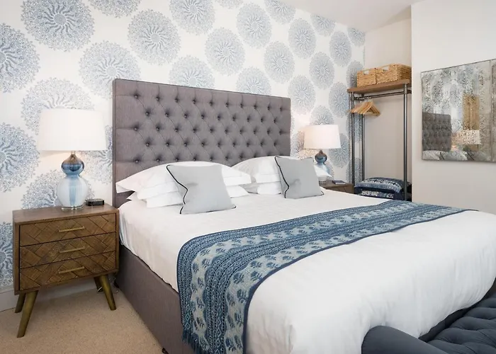 Townhouse By Serviced Apartamento *