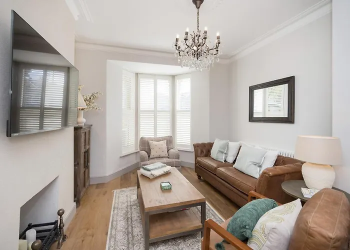 Townhouse By Serviced Apartamento