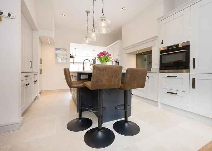 Townhouse By Serviced *