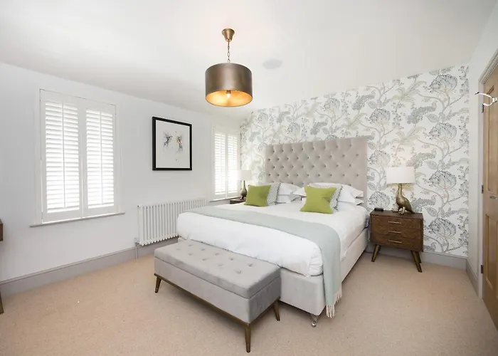 Townhouse By Serviced *