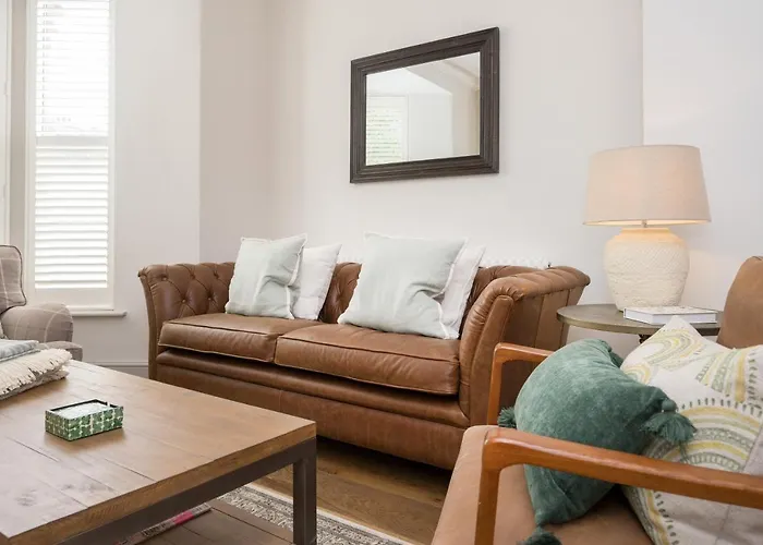 Townhouse By Serviced *