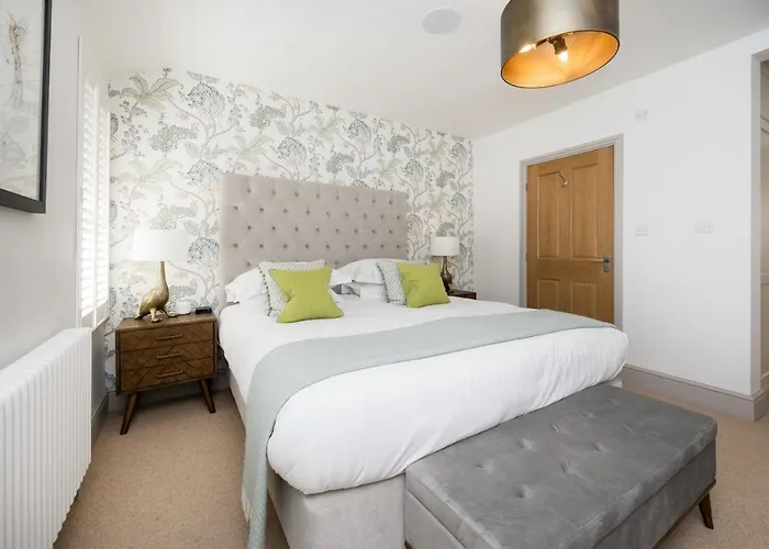 Townhouse By Serviced *